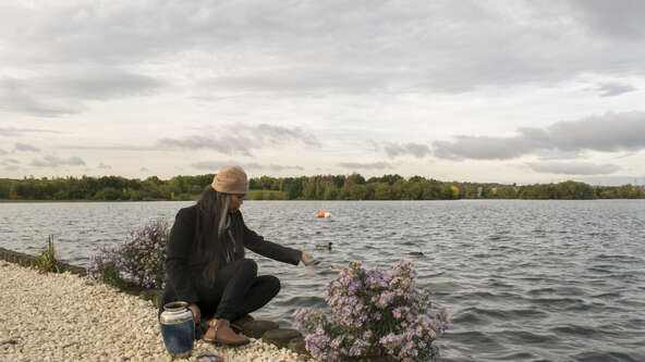 Explore 10 meaningful places to scatter ashes, from oceans to gardens, with heartfelt tips for honoring your loved one’s memory your way.