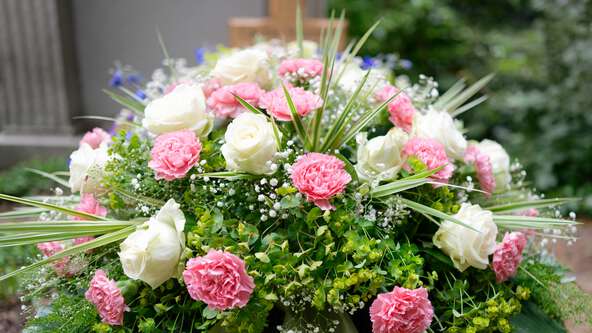 Explore 18 American funeral traditions, from viewings to military honors, and decide which ones reflect your values and wishes for a meaningful farewell.
