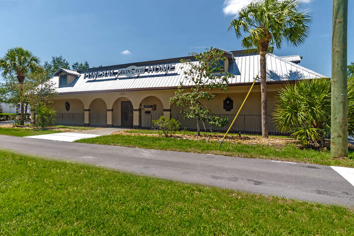 Akin Davis Funeral Home Fort Myers, exterior