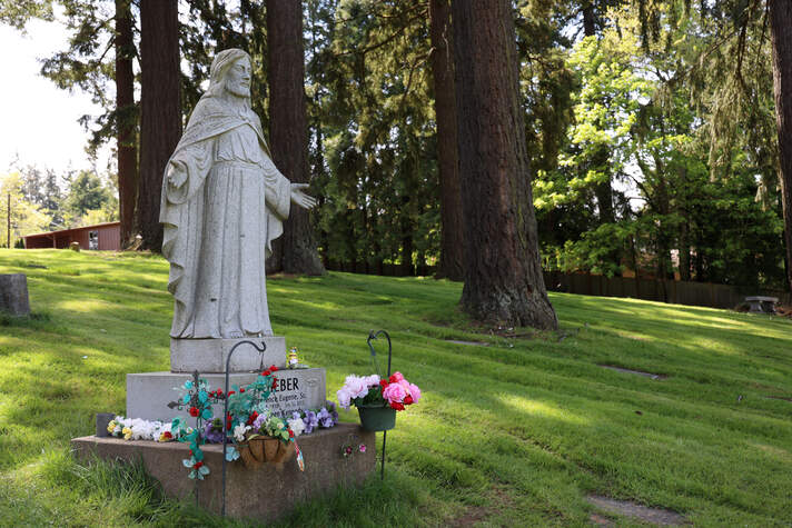 Mt. Calvary Cemetery, stague