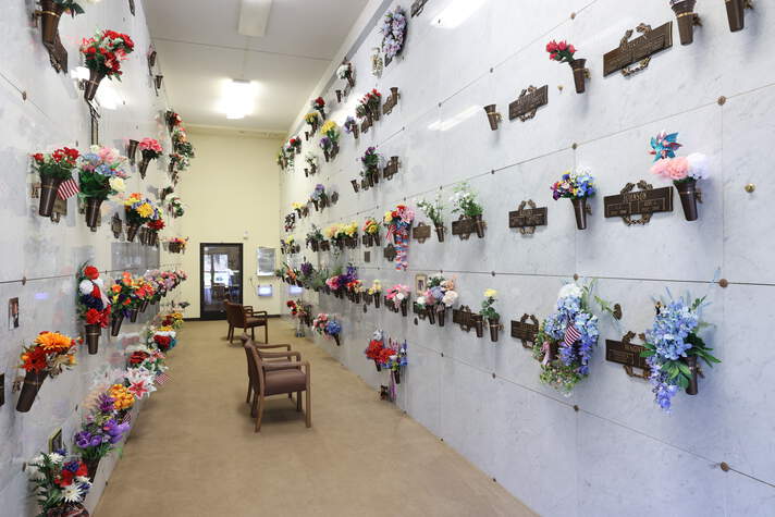 Springfield Memorial Gardens, mausoleum interior