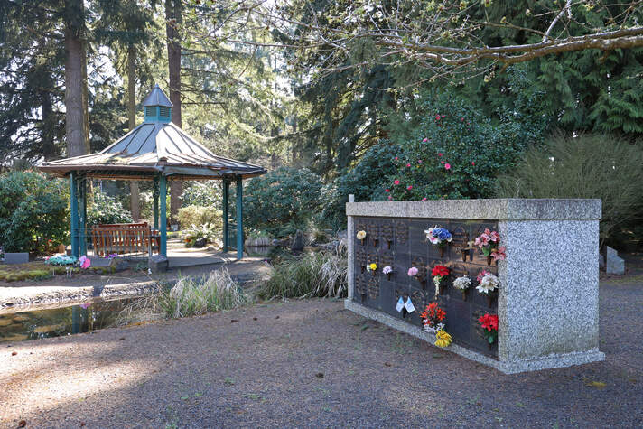 West Lawn Memorial Park, niches