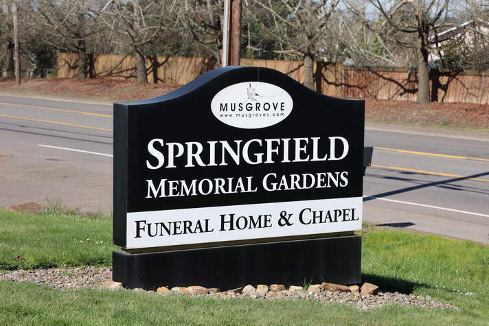 Springfield Memorial Gardens, signage