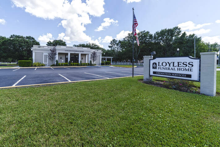 Loyless Funeral Home Exterior