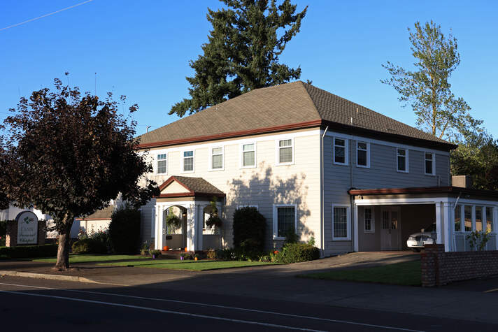 Photo of Canby Funeral Chapel in Canby, Oregon, exterior