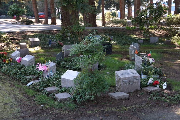 West Lawn Memorial Park, gardens