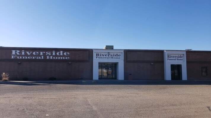 Riverside Funeral Home Exterior