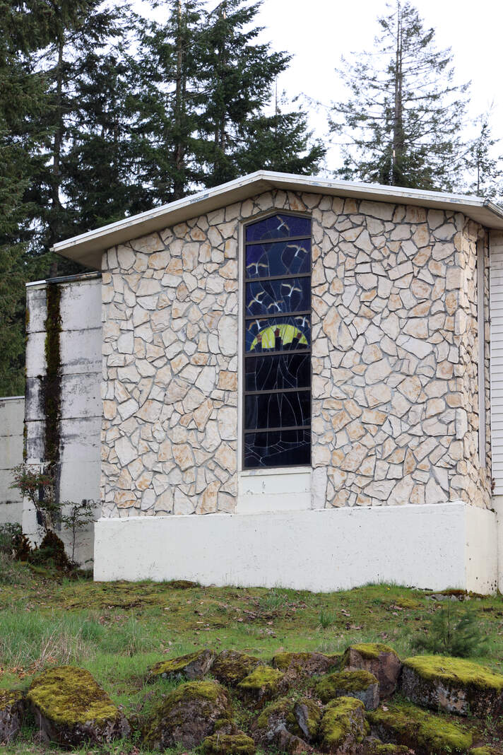 Springfield Memorial Gardens, mausoleum exterior