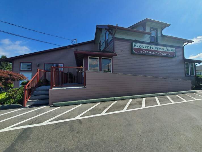 Klontz Funeral Home exterior