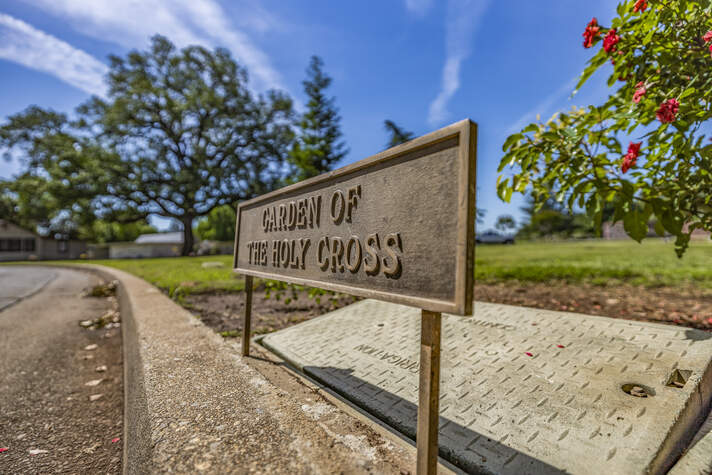 Glen Oaks Memorial Park, sign