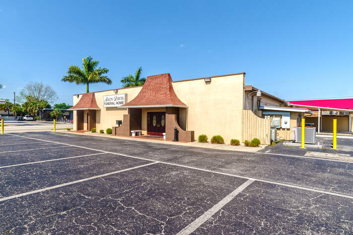 Akin Davis Funeral Home Clewiston, exterior