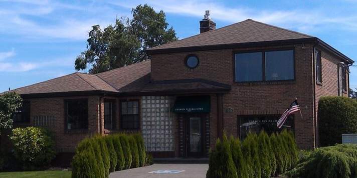 Curnow Funeral Home Sumner, exterior
