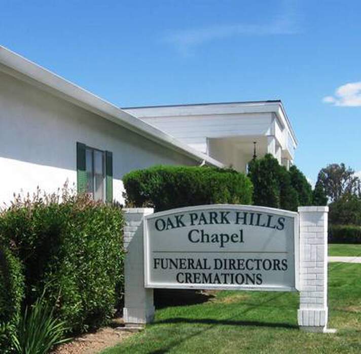 Oak Park Hills Chapel, sign
