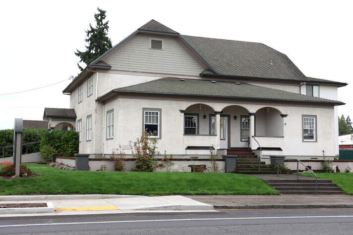 Photo of Molalla Funeral Chapel in Molalla, Oregon, exterior