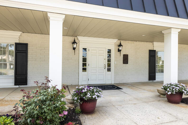Diuguid Funeral Services, exterior