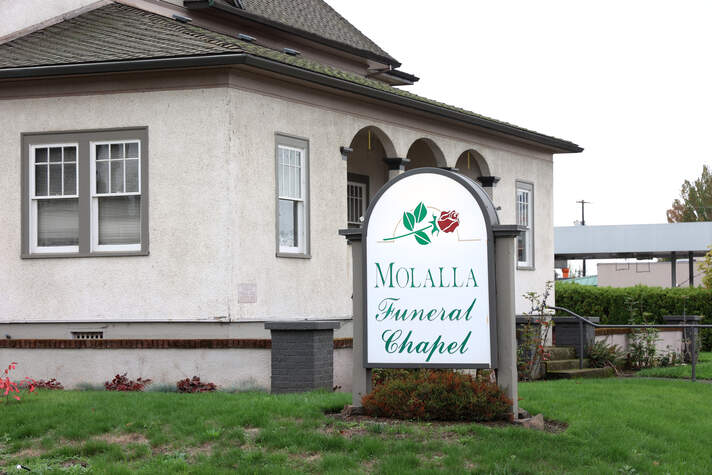 Photo of Molalla Funeral Chapel in Molalla, Oregon, sign