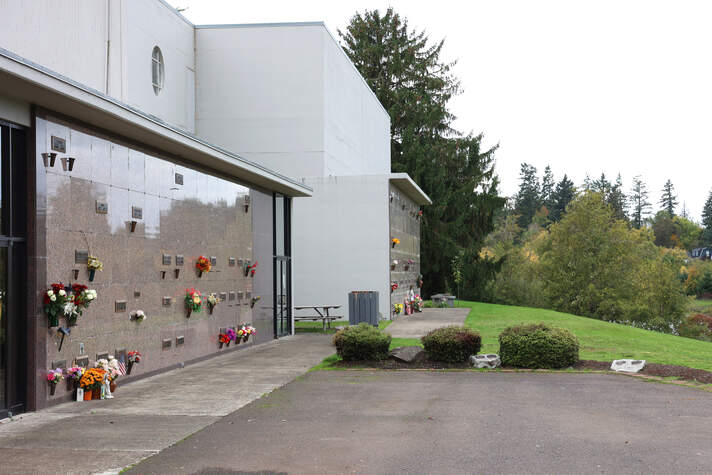 Photo of Valley Memorial Park in Hillsboro, Oregon, mausoleum exterior