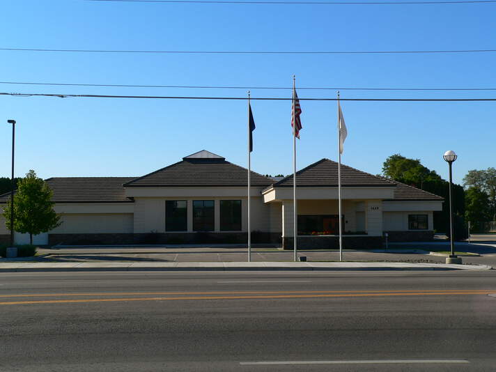 Summers Funeral Home, Exterior