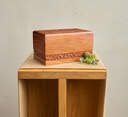 Border Urn image number 8